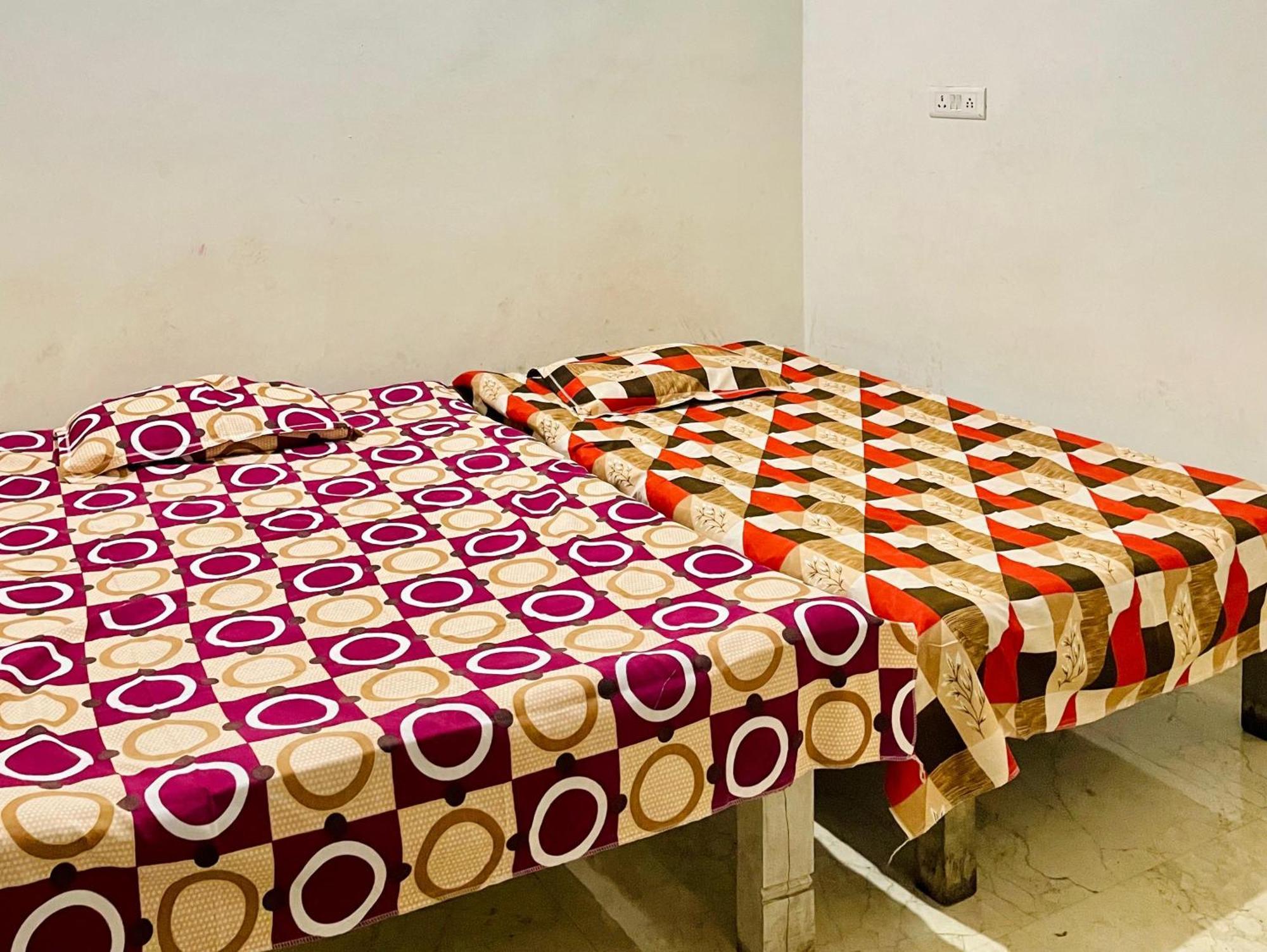 Om Sai Guest House Varanasi Exterior photo